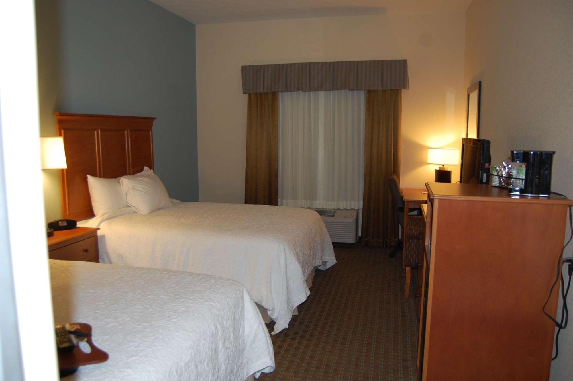 Hampton Inn Сидни Екстериор снимка