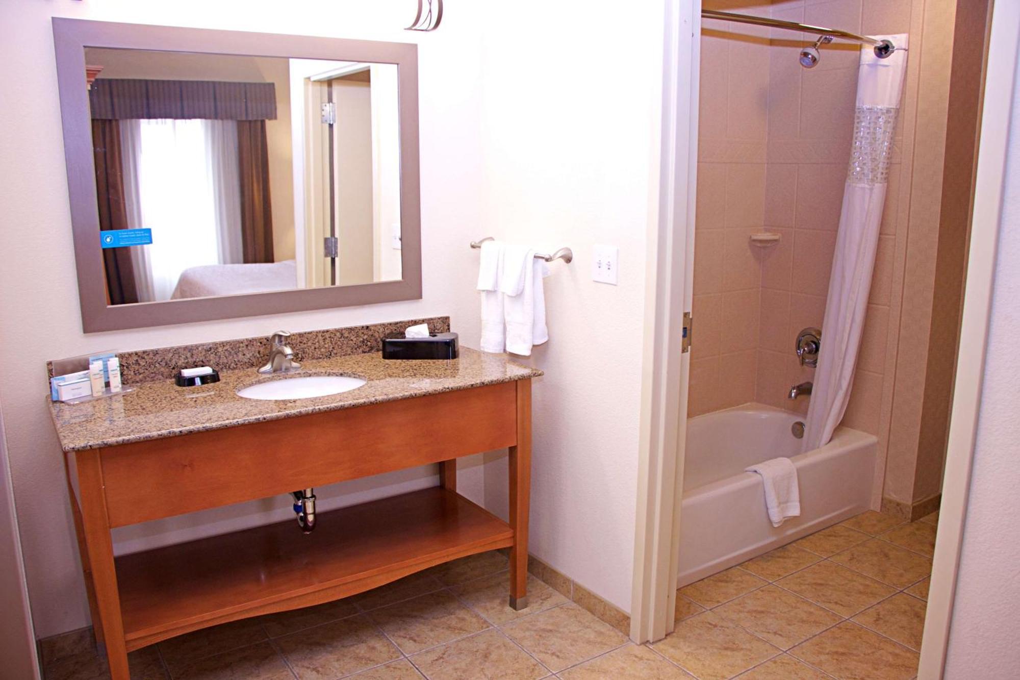 Hampton Inn Сидни Екстериор снимка