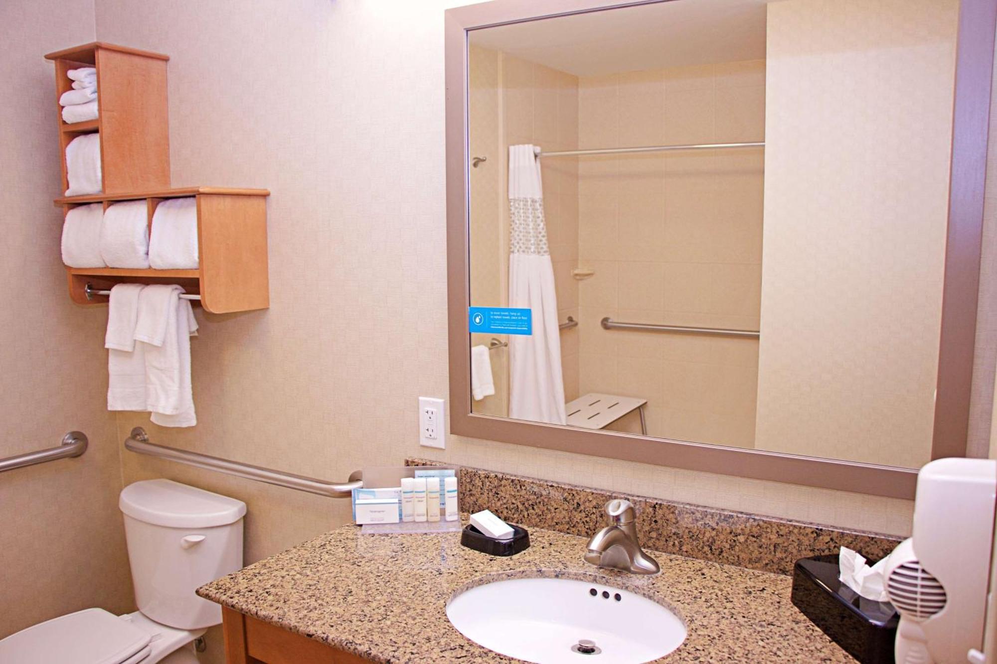 Hampton Inn Сидни Екстериор снимка