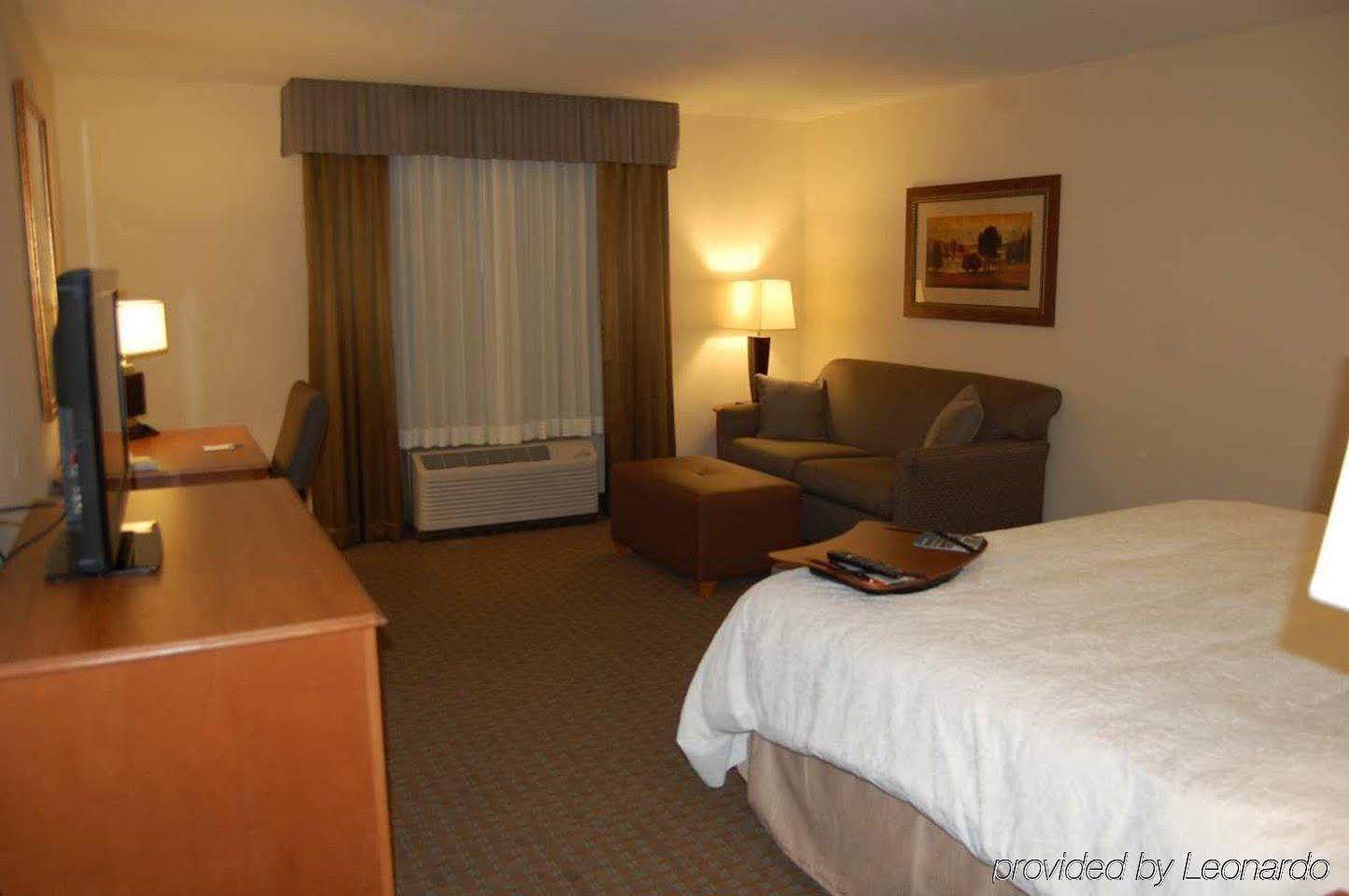 Hampton Inn Сидни Екстериор снимка